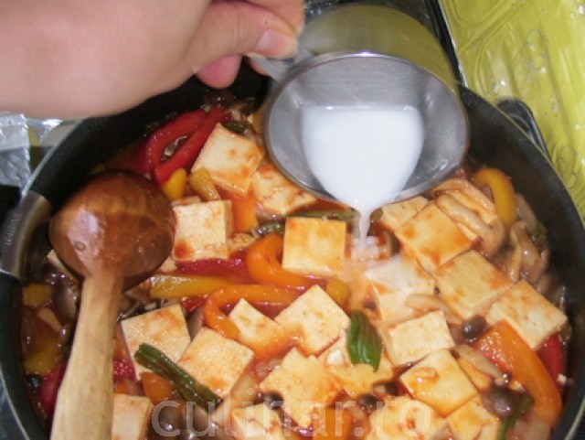 Tofu in sos dulce-acrisor