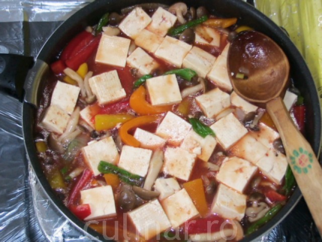 Tofu in sos dulce-acrisor