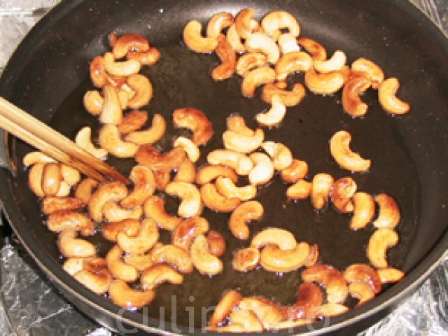 Chicken cashew (pui cu alune caju)