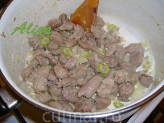 Curry de porc cu mazare