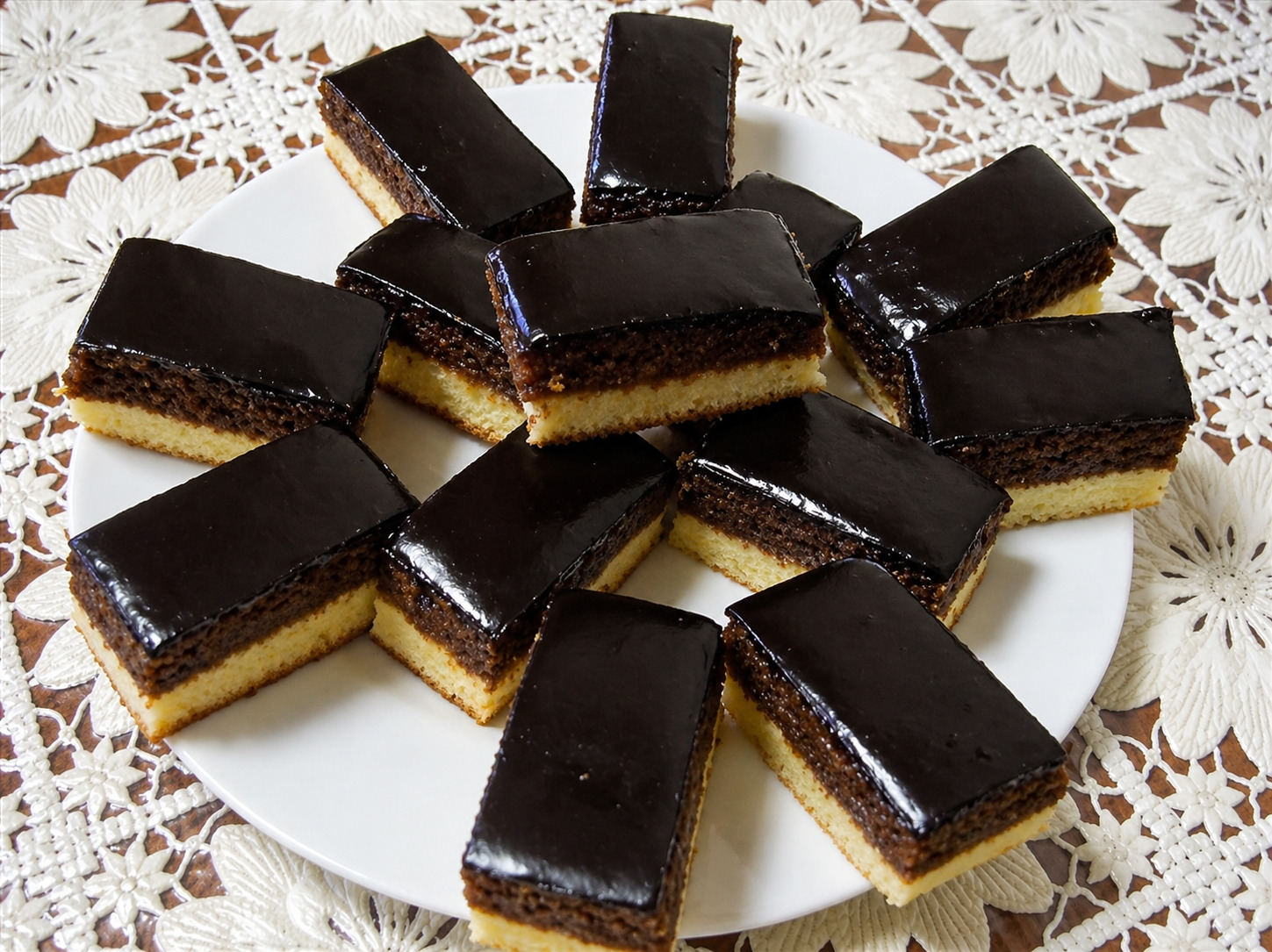 Prajitura cu crema de biscuiti
