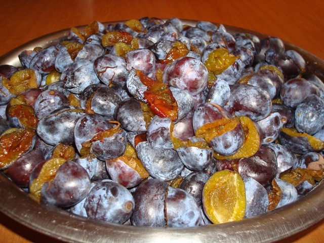 Magiun de prune bistritene