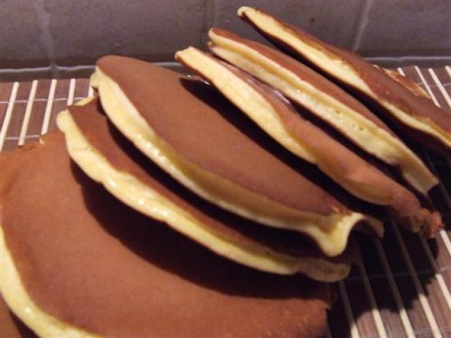 Dorayaki, clatite japoneze