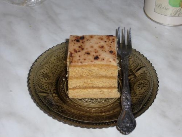 Prajitura cu foi caramel si crema de ness