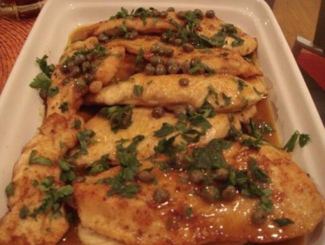 Chicken Piccata(piept de pui cu unt,lamaie,capere)