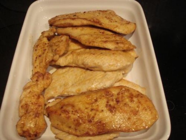 Chicken Piccata(piept de pui cu unt,lamaie,capere)