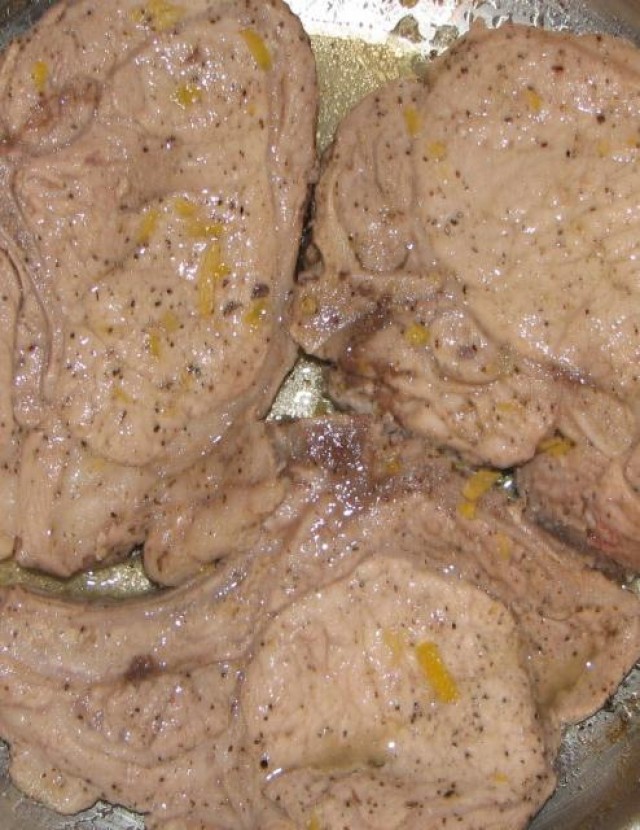 Cotlete de porc in sos cremos cu mustar