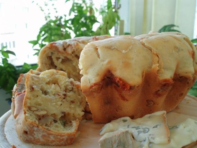 Ciambella gorgonzola e noci