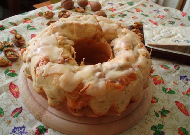 Ciambella gorgonzola e noci