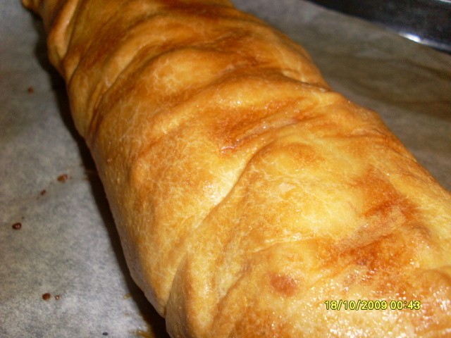 Strudel cu mere (cu foaie de casa)