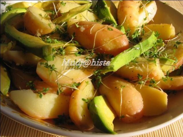 Salata de cartofi cu avocado