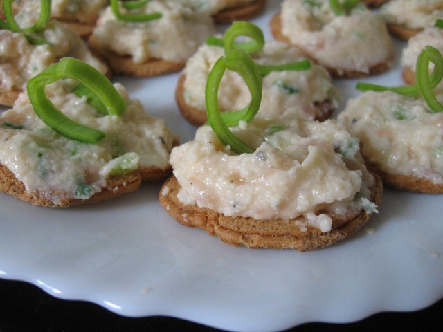 Tartine cu crema de somon fume