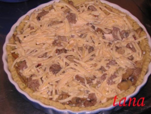 Tarta cu carne tocata si ciuperci