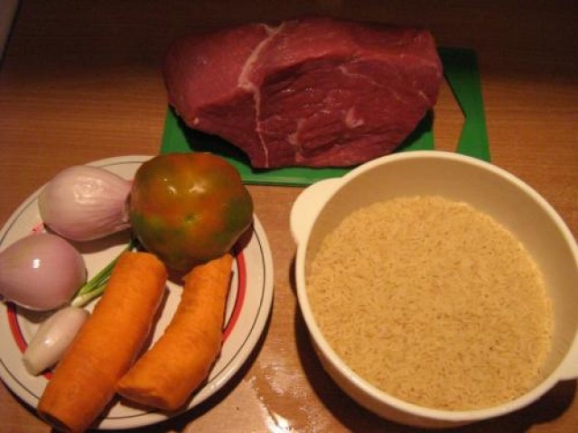 Carne de vita cu orez la cuptor