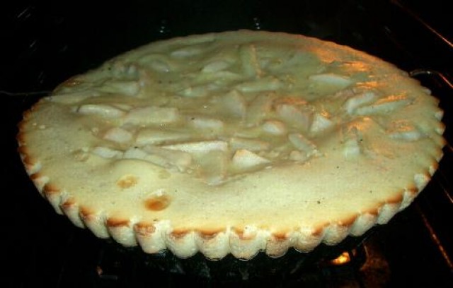 Clafoutis cu pere (desert)