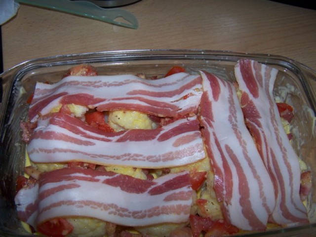 Conopida la cuptor cu bacon