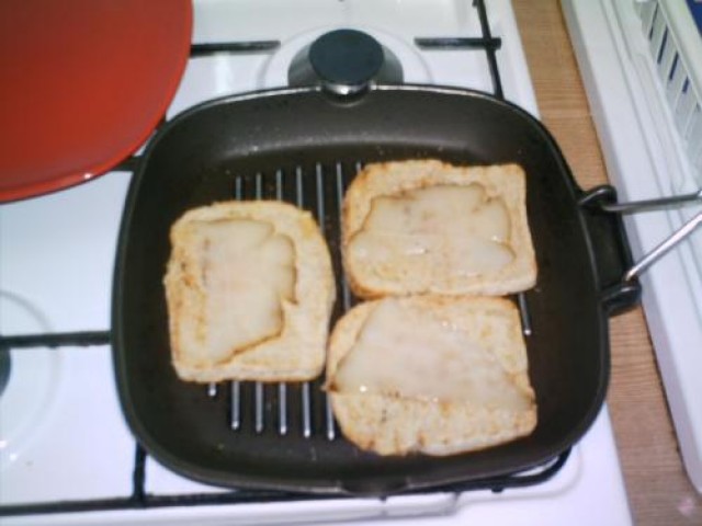 Bruschetta cu Lardo (slaninuta afumata) si usturoi