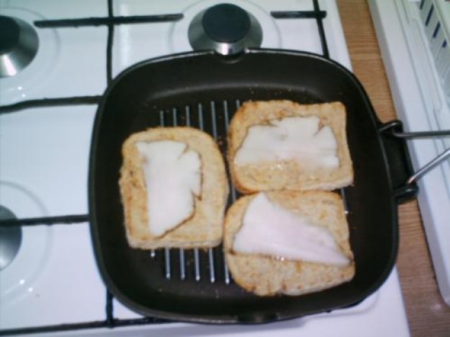 Bruschetta cu Lardo (slaninuta afumata) si usturoi