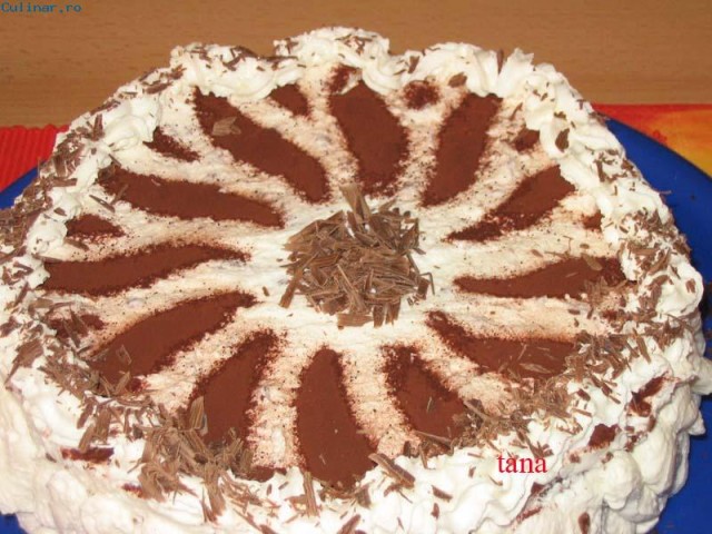 Tort cu visine si ciocolata