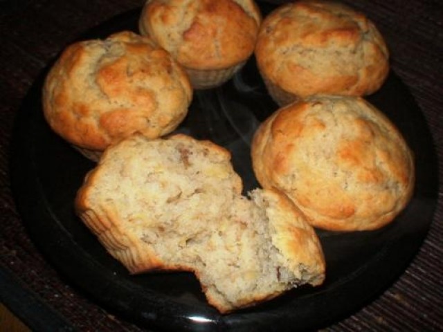 Banana-nut muffins