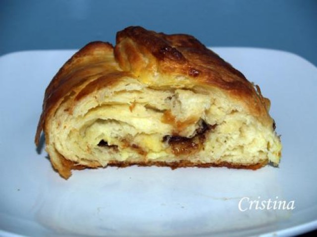 Croisante cu ciocolata si crema patisera