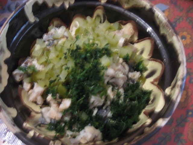Salata greceasca din hering marinat