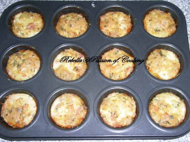Muffins cu ou si bacon