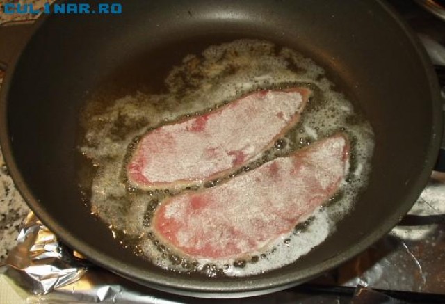 Scaloppine al marsala (fileuri cu vin)