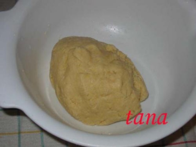 Tarta cu piersici si mac