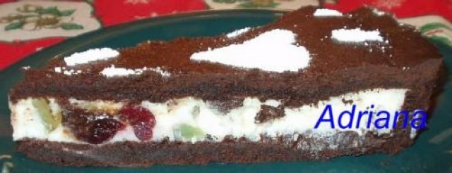 Tarta de cacao umpluta cu urda