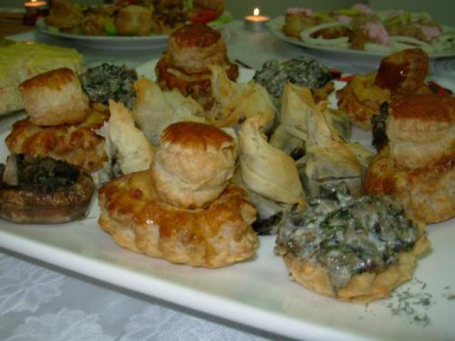 Vol-au-vent cu pui si sos parmezan