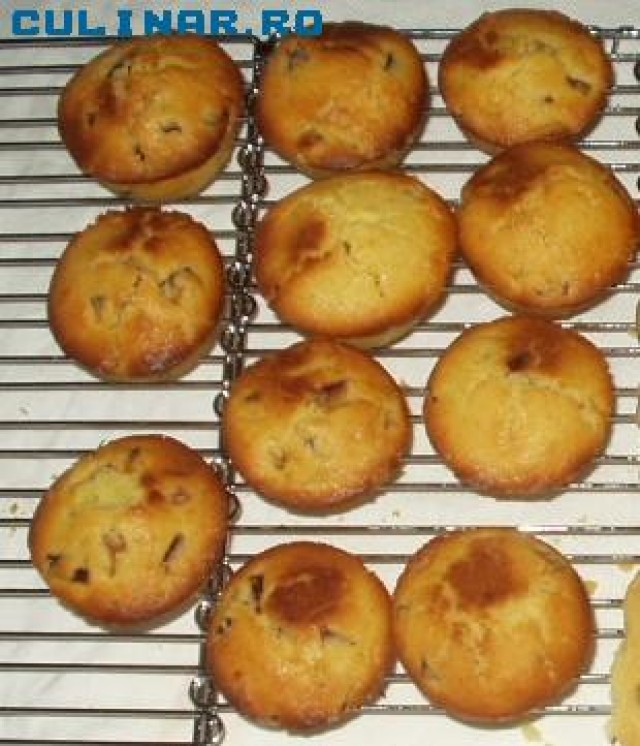 Muffins cu prune si faina de porumb