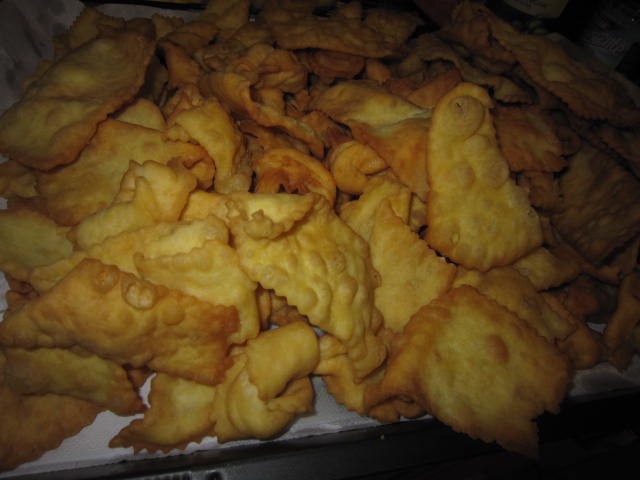 Chiacchiere (de carnaval), un fel de minciunele