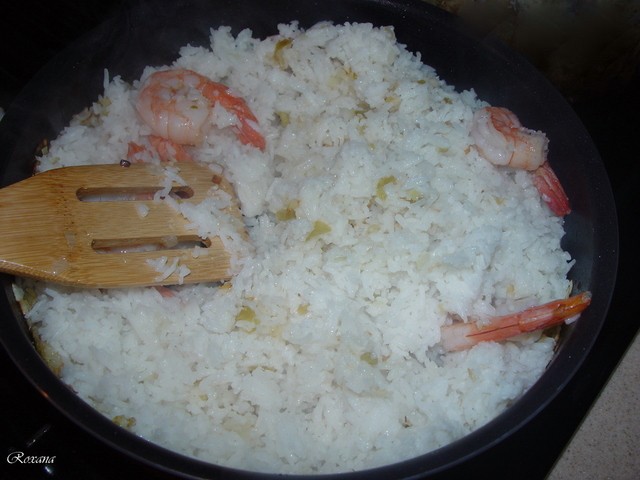 Orez prajit cu ananas (Pineapple fried rice)