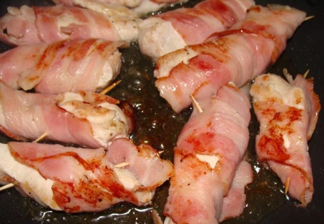 Piept de pui cu bacon si gorgonzola
