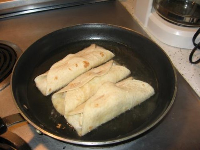 Chicken flautas, Fluiere cu pui