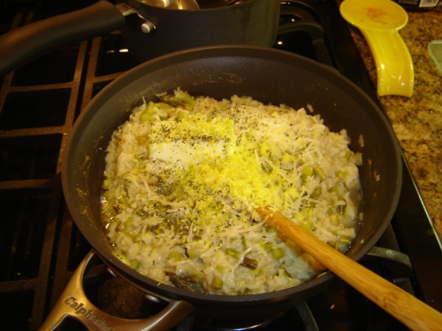 Risotto cu sparanghel, menta si lamaie (Jamie Oliver)