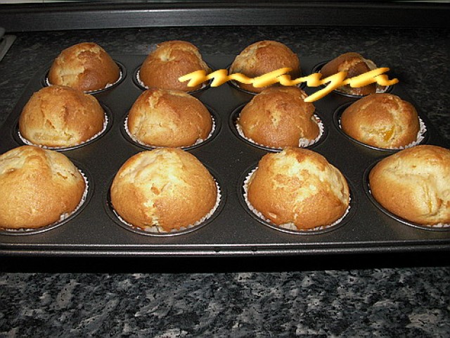 Muffins cu piersici