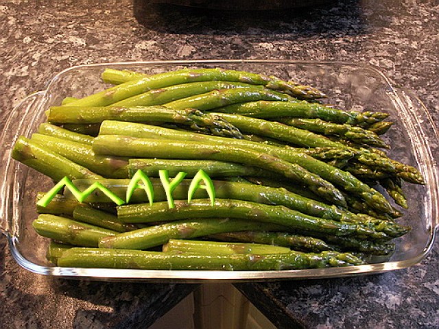 Sparanghel verde cu peste