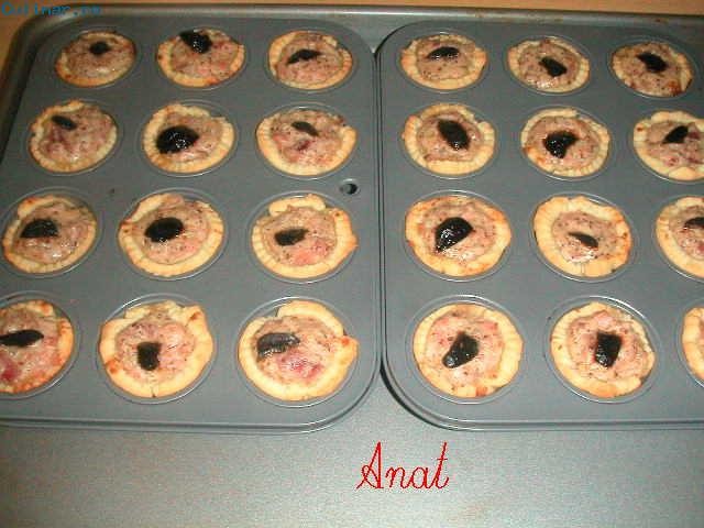 Mini tarte cu ceapa