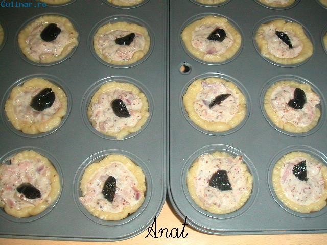 Mini tarte cu ceapa