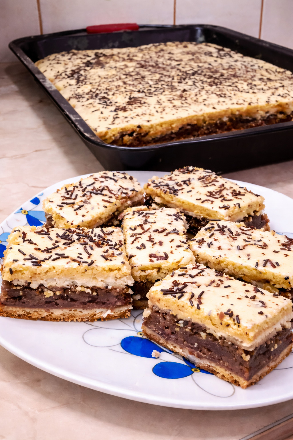 Prajitura galbena cu nuca