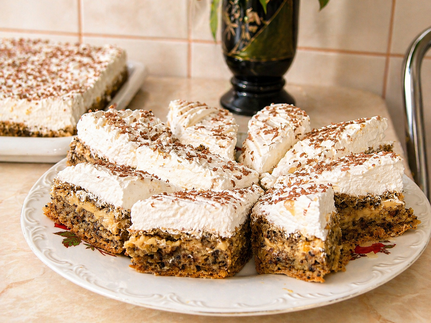 Prajitura cu nuca si crema de oua