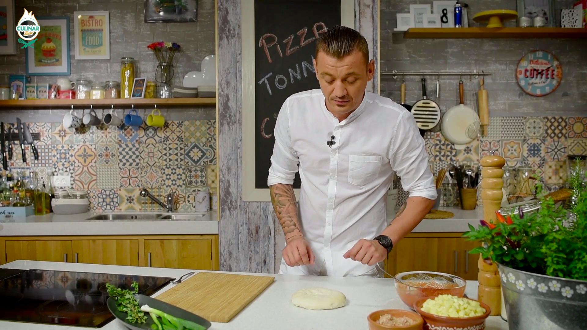 PIZZA cu ton – tonno e cipolla