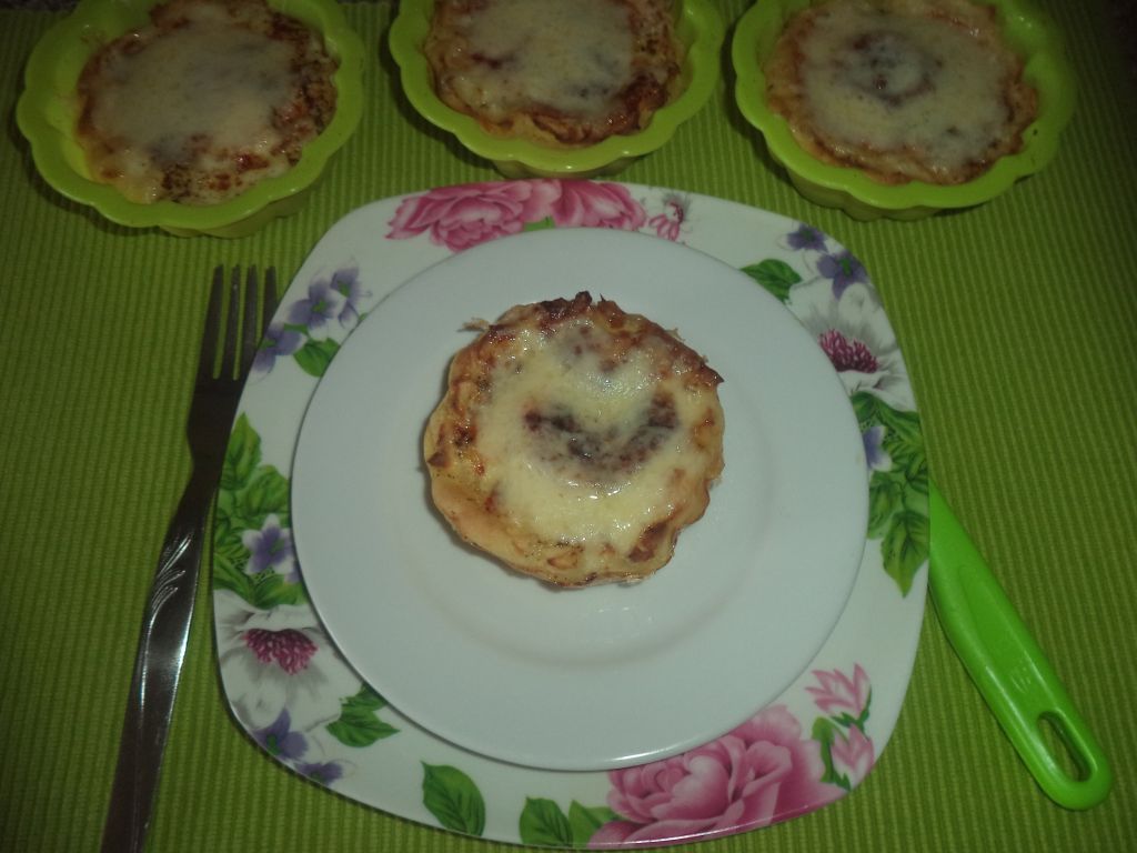 Minitarte din piure, ou si cascaval