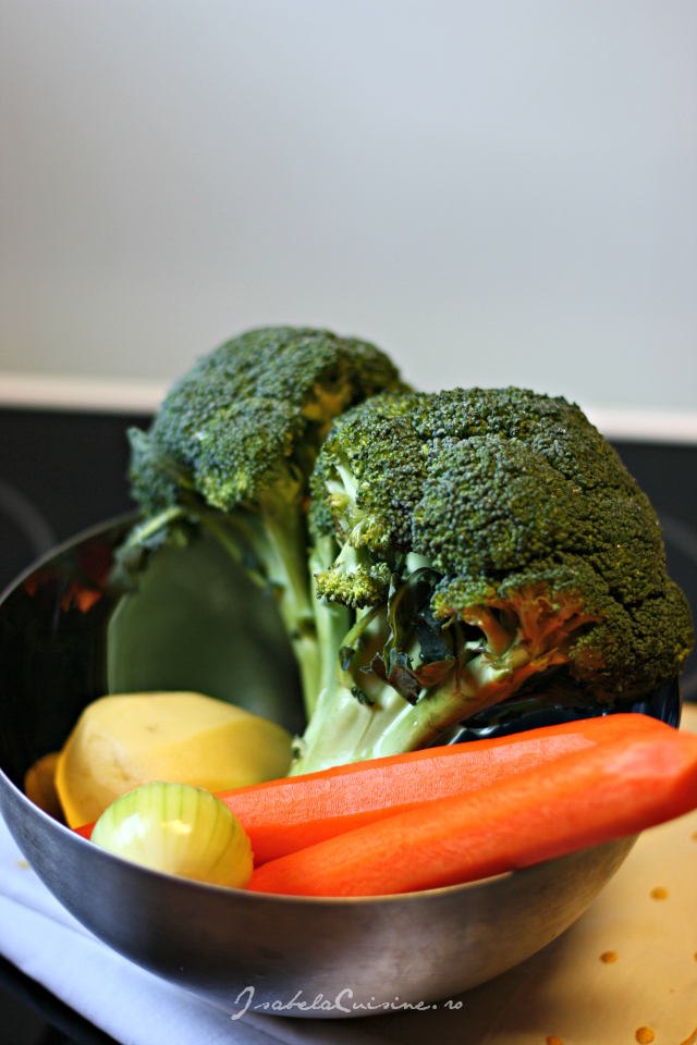 Supa crema de broccoli - de post, pregatita cu blenderul Oster