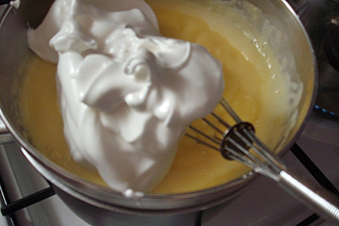 Burlanase cu crema fina de ou
