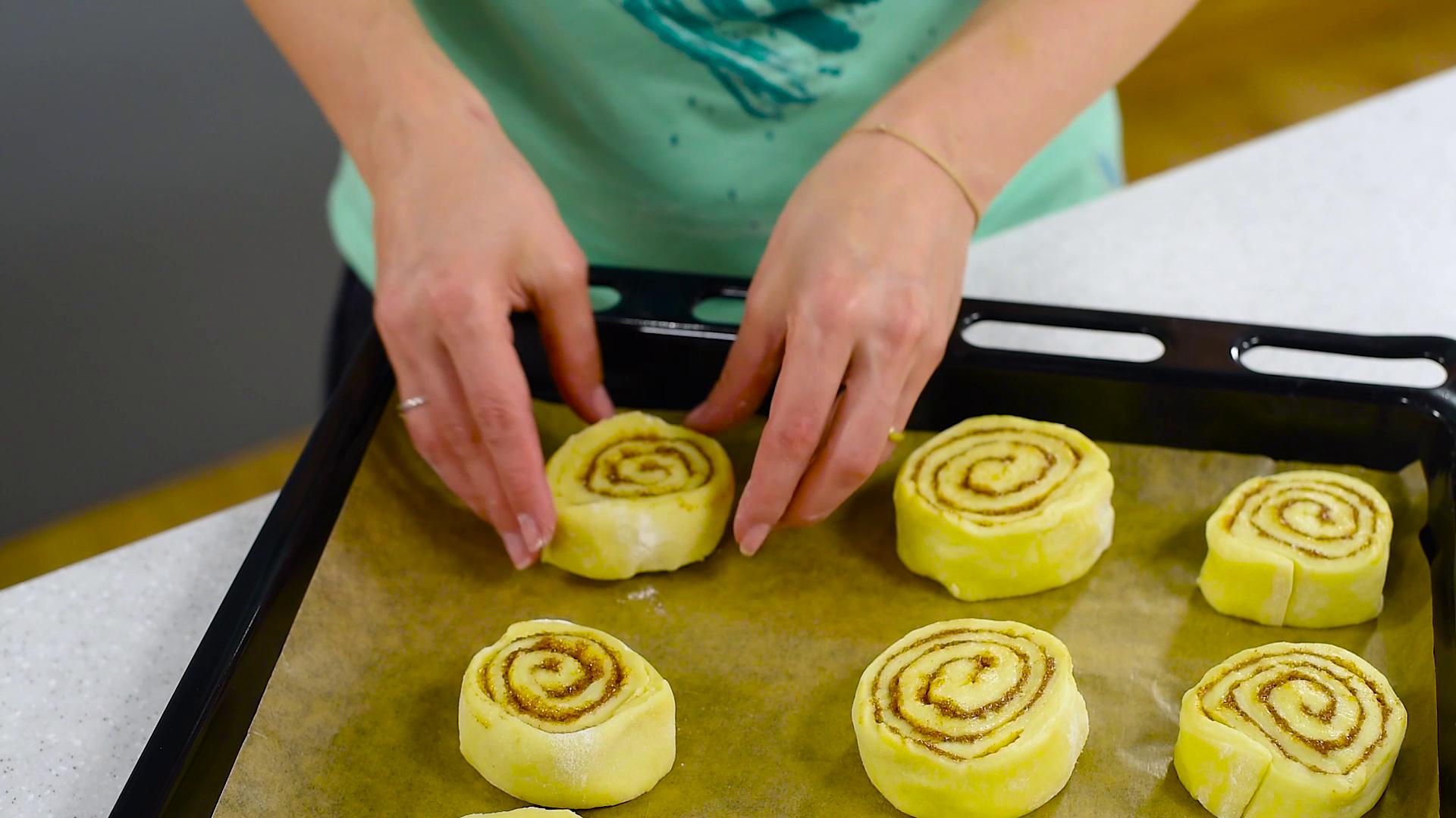 Rulouri cu scortisoara si glazura sau Cinnamons rolls