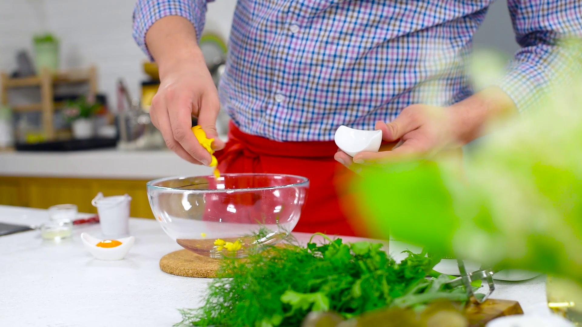 Salata cu piept de pui si maioneza de casa