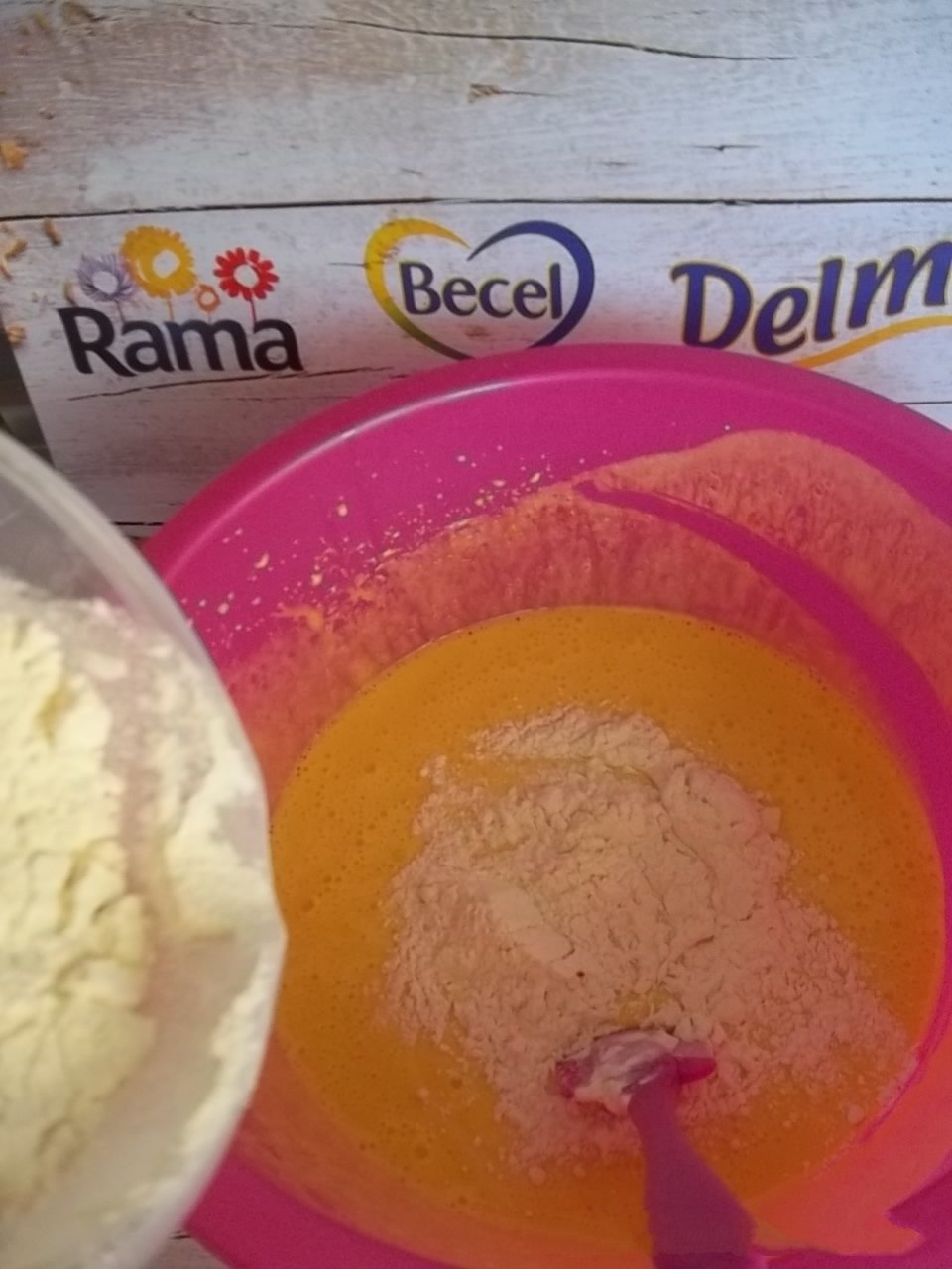 Piersici umplute cu crema de ciocolata